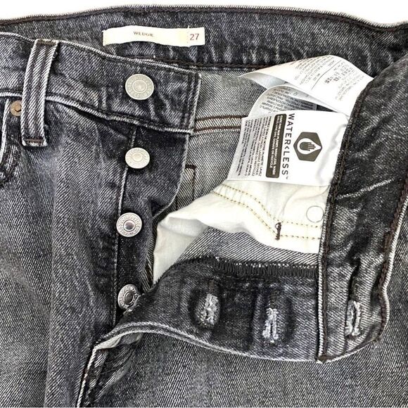 𝅺LEVI'S Wedgie Straight Leg High Rise Jean - Picture 8 of 12